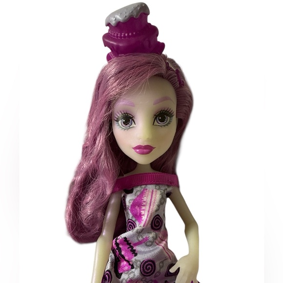 Monster High Doll with Purple and Black Outfit - Picture 3 of 3